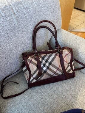 Embossed Novacheck Burberry Haymarket Bag